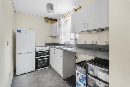 2 bedroom terraced house to rent - Photo 4