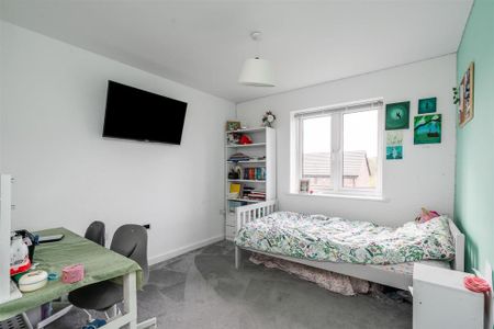 3 bedroom semi-detached house to rent - Photo 5