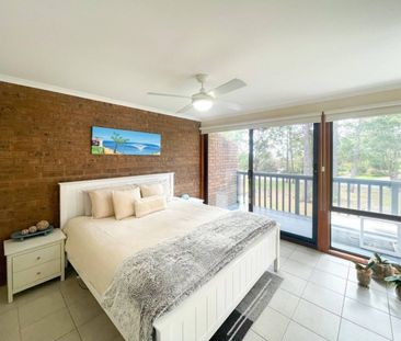 Beachside Bliss: 2-Bedroom Unit with Garage in Surf Beach! - Photo 5