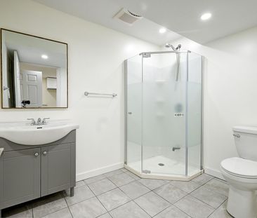 For Lease - 10 Chiswick Crescent, Aurora, Ontario - Photo 1