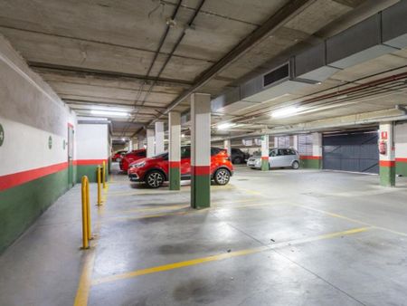 4 room luxury Apartment for rent in Madrid, Spain - Photo 4