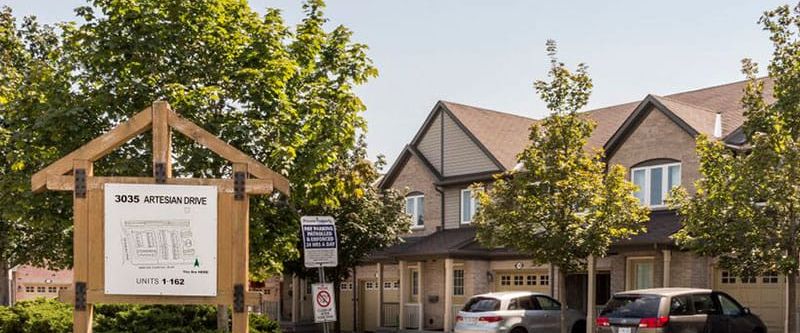 3 Bedroom Townhouse For Rent - Photo 1