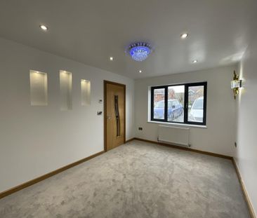 4 bedroom detached house to rent - Photo 3