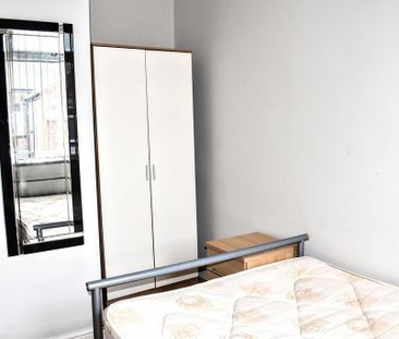 5 bedroom terraced house to rent - Photo 4