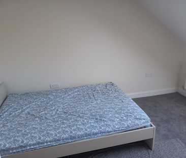 1 bedroom in a house share to rent - Photo 4