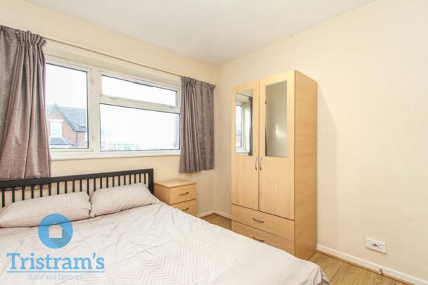 3 bed Flat for Rent - Photo 1