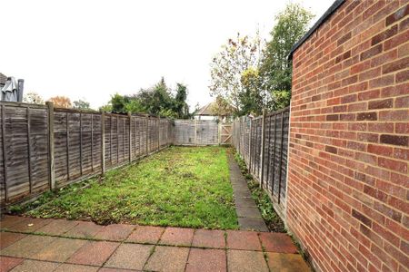 3 bedroom terraced house to rent - Photo 2