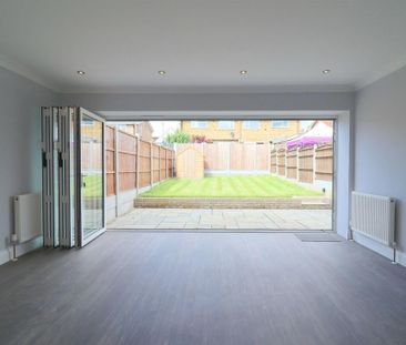 4 bedroom semi-detached house to rent - Photo 1