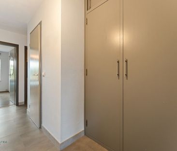 Appartement met 2 slpkrs, garage en leuke tuin in Koningshooikt - Foto 1