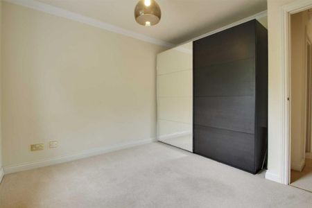 4 bedroom detached house to rent - Photo 3