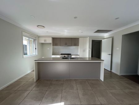 Luxurious & Large Home! - Photo 5