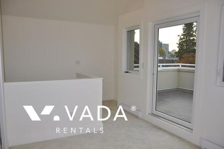 Unfurnished, 2 Bed 3.5 Bath Duplex For Rent - Photo 3