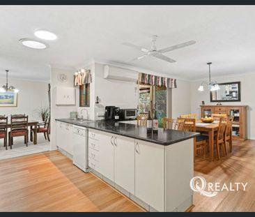 🏡 Right Next to Sunnybank Hills Shoppingtown! - Photo 6
