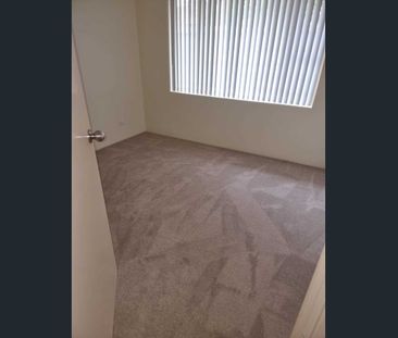 Spacious Family Home in Convenient Kinross Location - Photo 2