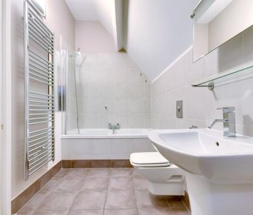 3 bedroom apartment to rent - Photo 6