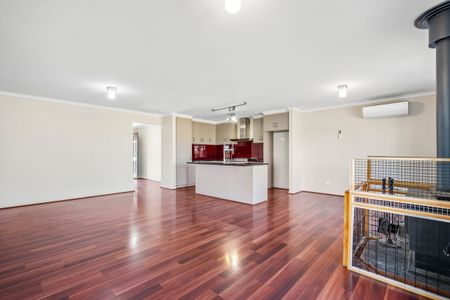 Convenient off grid living - Photo 3