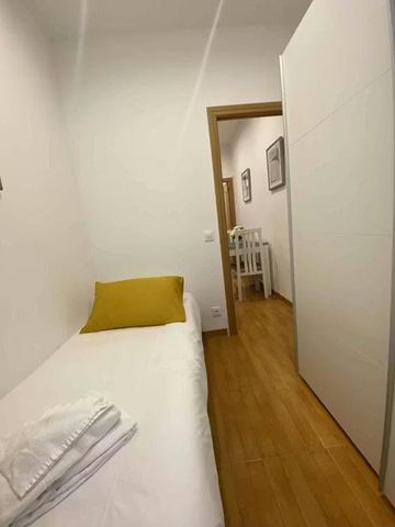 Plaza de la Cebada, Madrid, Community of Madrid 28005 - Photo 5