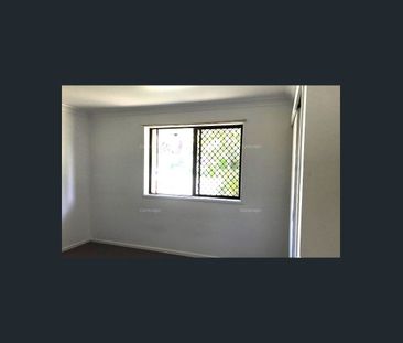 Spacious 3 Bedroom Family Home - Photo 1