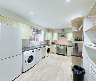 3 bed Mid Terraced House for Rent - Photo 2