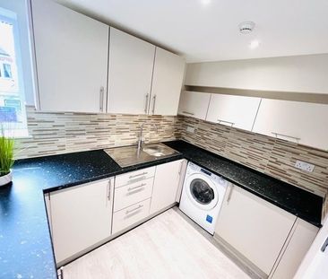 Room in a Shared House, High Road, NW10 - Photo 1