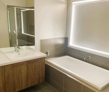 A Home That Welcomes Every Chapter! - Photo 3