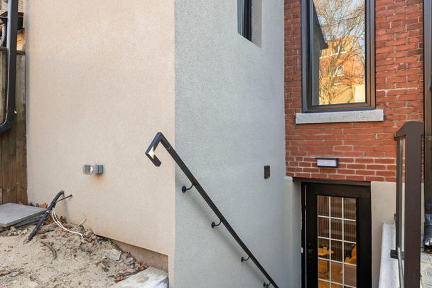 For Lease - 158 Indian Grove Unit# Unit B2, Toronto, Ontario - Photo 1