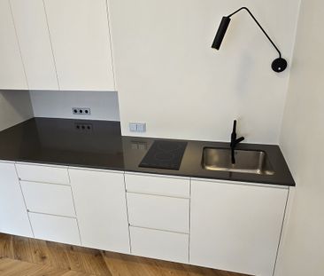 mazowieckie, Warszawa, Śródmieście, Mazowiecka - Zdjęcie 2