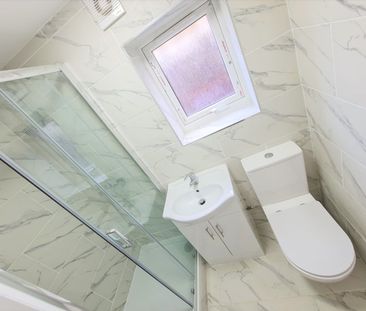 1 Bed Flat, Littlemoor Road, IG1 - Photo 2