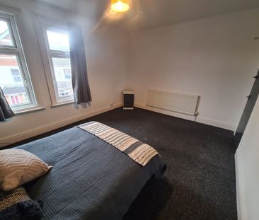 Room 4, 26 Highfield Road - Photo 2