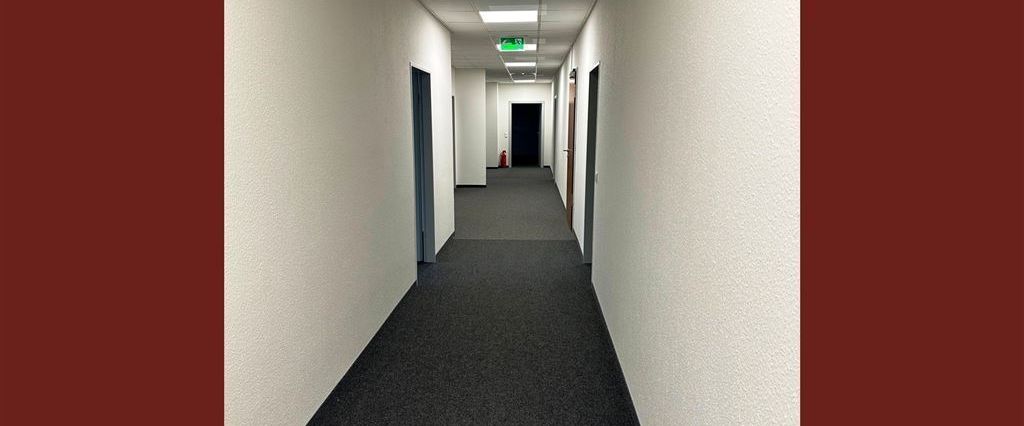 VERMIETUNG! Attraktive Büro- und Praxisfläche in bester Lage von VS-Villingen, direkt angrenzend an die Altstadt (Fußgängerzone) - Photo 1