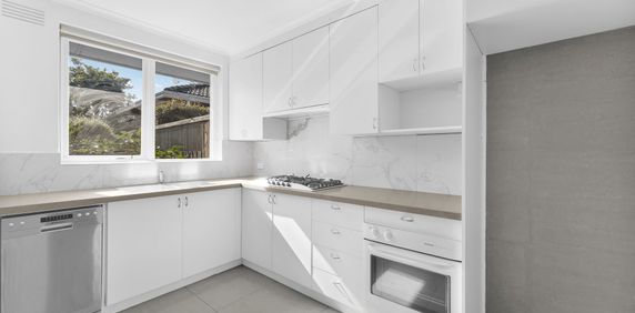 Modern 2 Bedroom Unit - Quiet Area - Photo 2