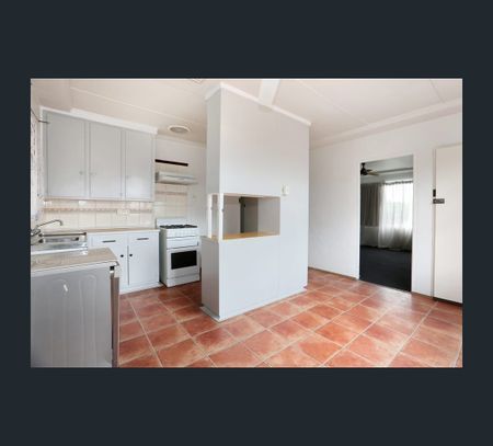 11 Ouyen Court, Dallas, Vic 3047 - Photo 5