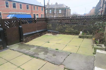 2 bedroom terraced house to rent - Photo 2