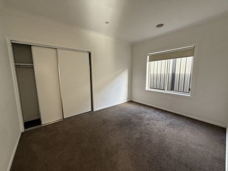Family Home in Prime Location - Photo 3