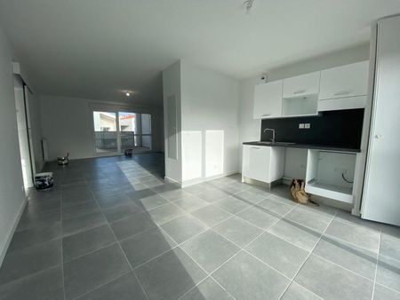 Location Appartement 3 pièces 70m² TOULOUSE 31100 - Photo 4