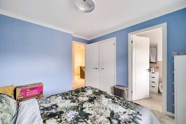 3 bedroom flat to rent - Photo 1