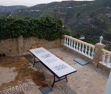 Country property set in the heart of the Frigiliana for winter rental - Photo 6