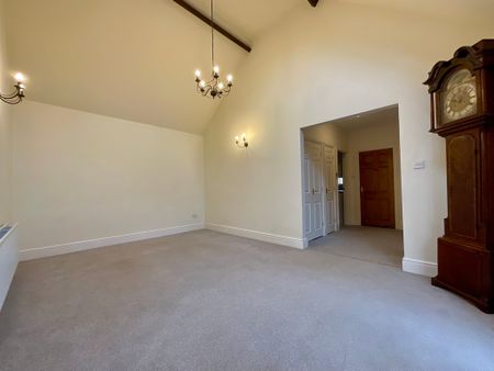 3 bedroom Semi-Detached Bungalow to let - Photo 4