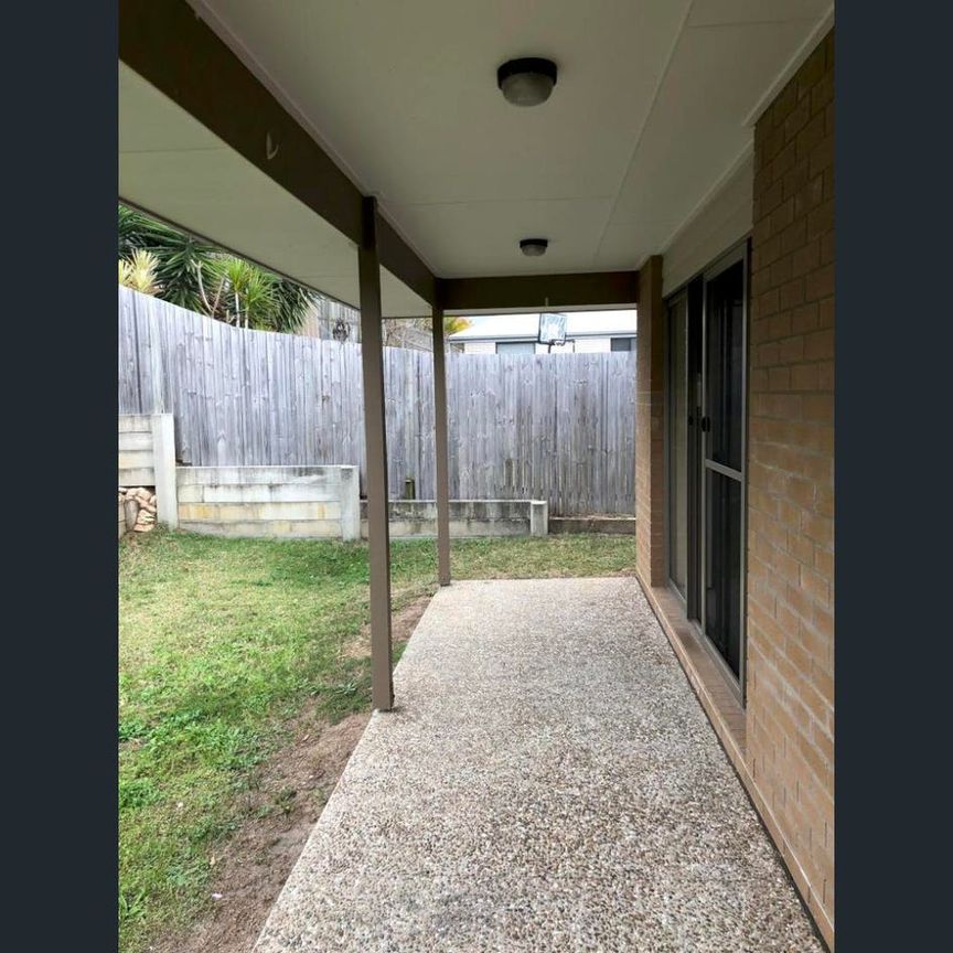 16 Kenneth Drive, Augustine Heights, Qld 4300 - Photo 1