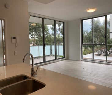 Modern two bedroom unit on 9th floor - Photo 2