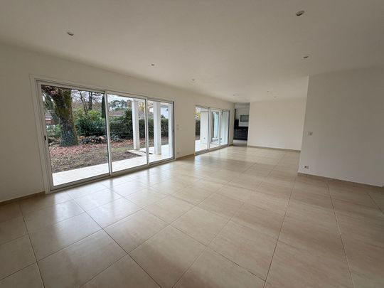 Location maison 6 pièces, 155.00m², Saint-Aubin-de-Médoc - Photo 1