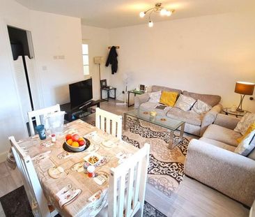1 bedroom ground floor flat to rent - Photo 1