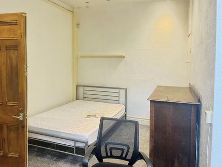 5 bedroom house to rent - Photo 2