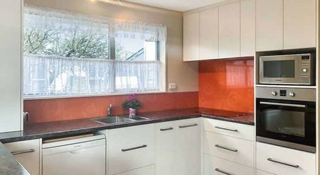 Ideal Family Home in Quiet Location - Photo 2