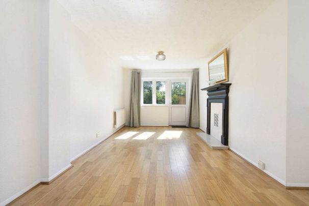 Chislehurst Avenue, N12, London - Photo 1