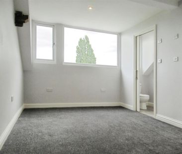 Oak Terrace, Sherburn In Elmet, Leeds - Photo 2