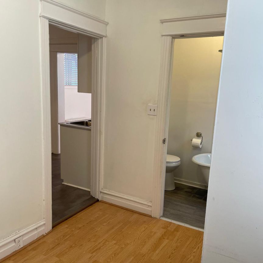 188 Carillion St - Photo 1