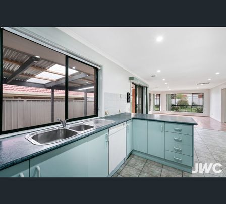 7 Maple Place, Craigieburn, Vic 3064 - Photo 1