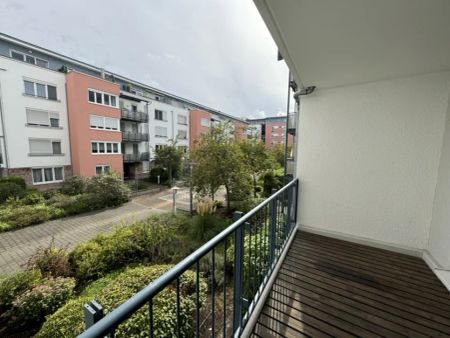 Wunderschöne 2 Zi.- Wohnung mit 2 Balkonen und EBK in der beliebten Neustadt - Foto 3