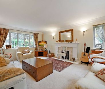 An elegant and spacious family home with exceptional leisure facili... - Photo 4